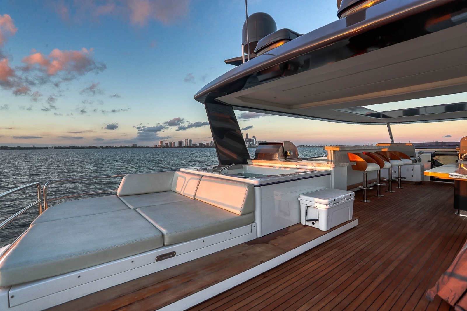 2023 Sirena 88