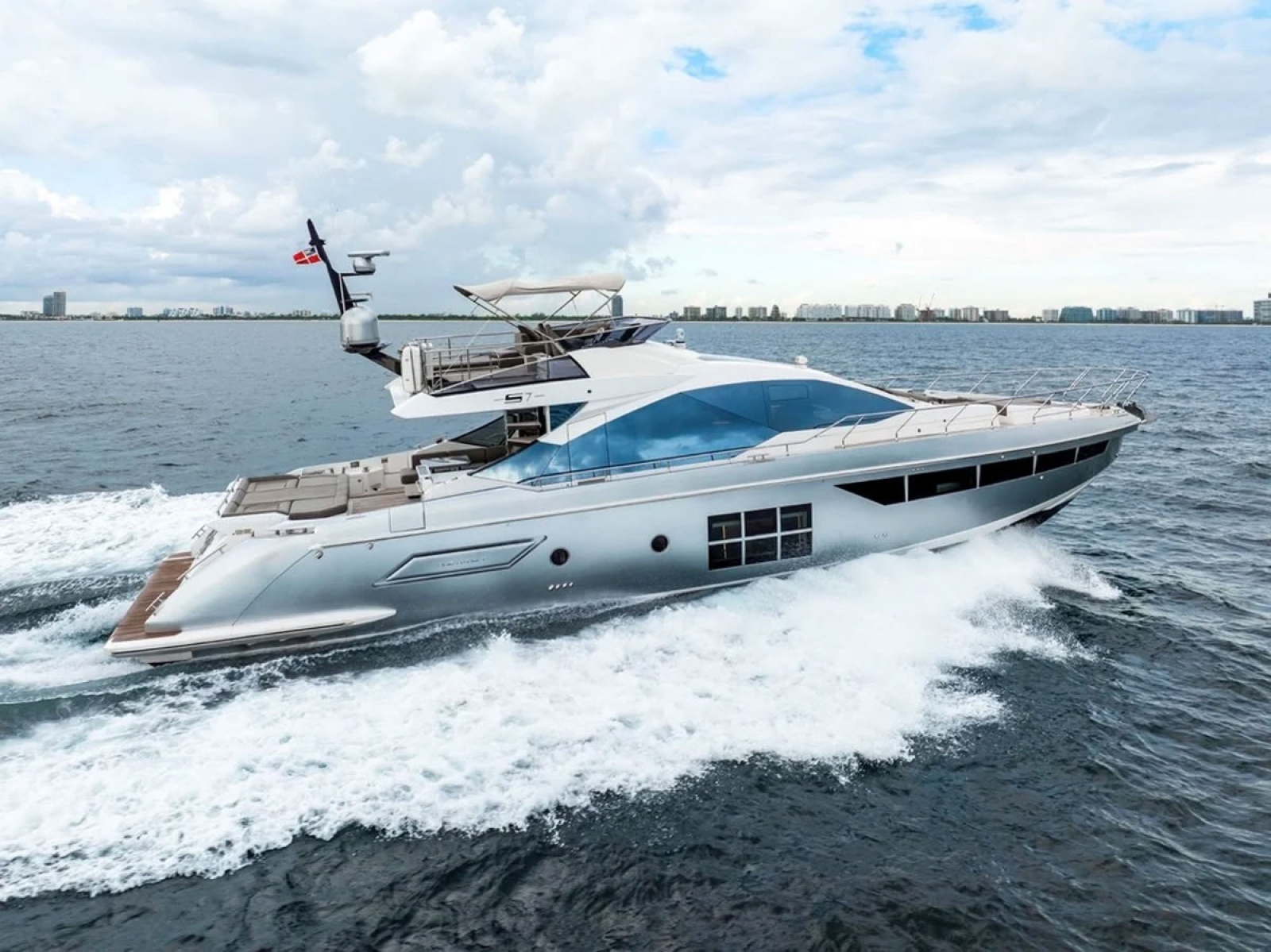2019 Azimut S7