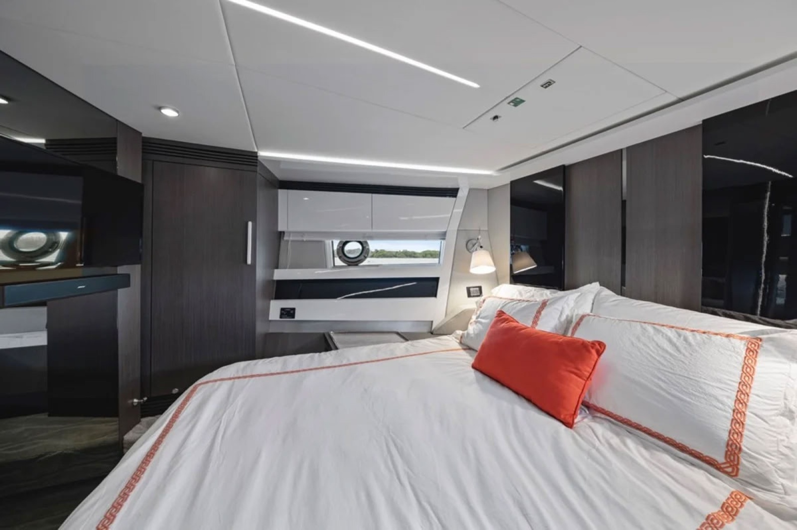 2019 Azimut S7