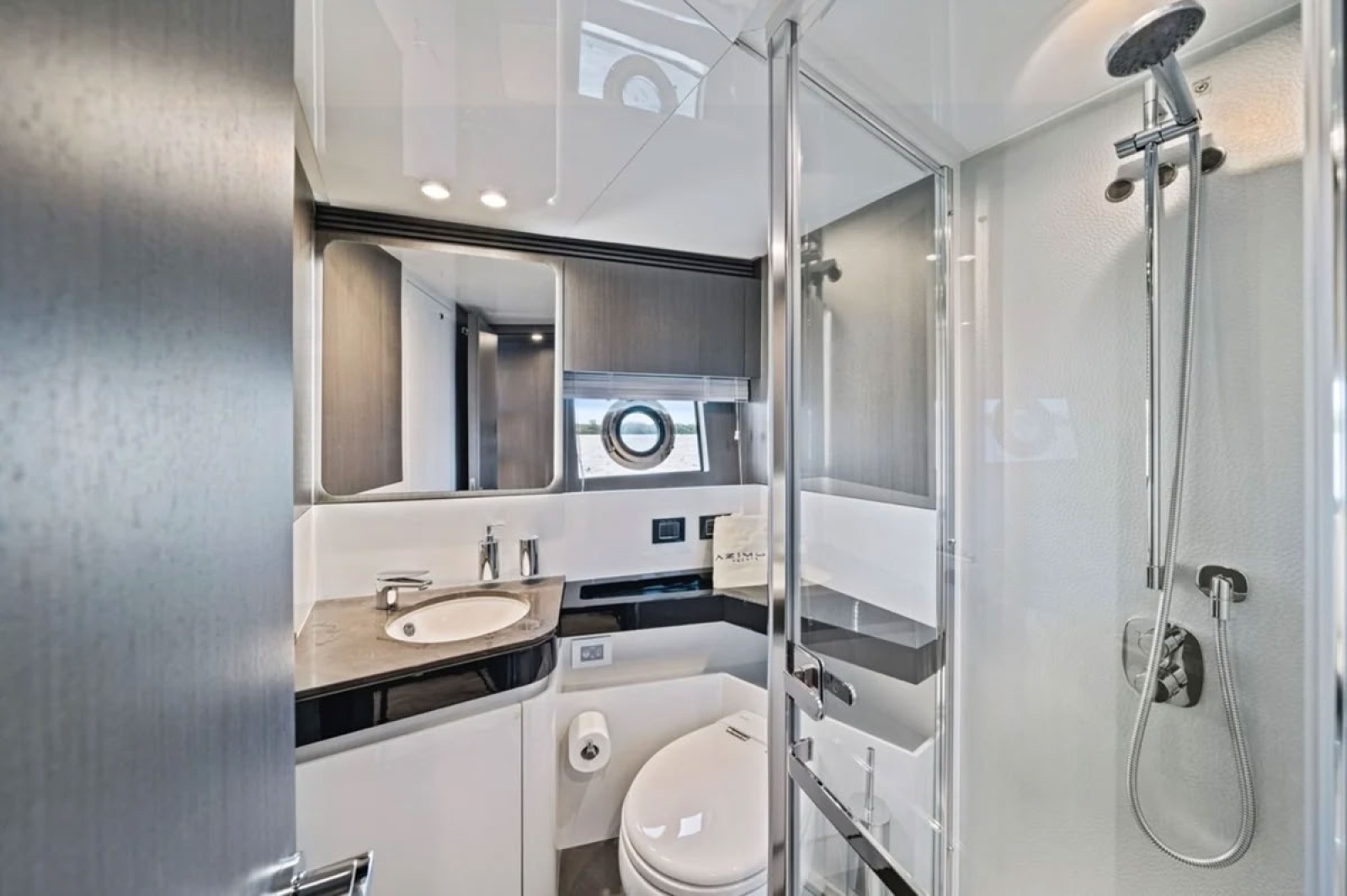 2019 Azimut S7