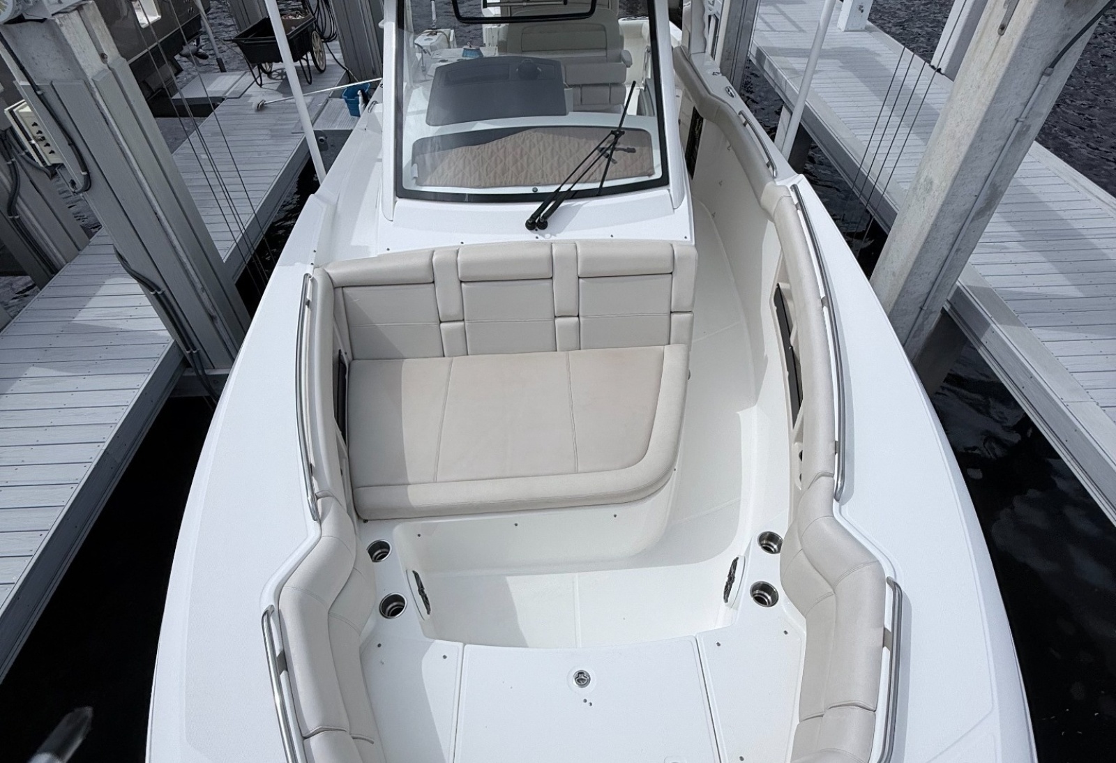 2023 Boston Whaler 350 Realm — T/T Figaro