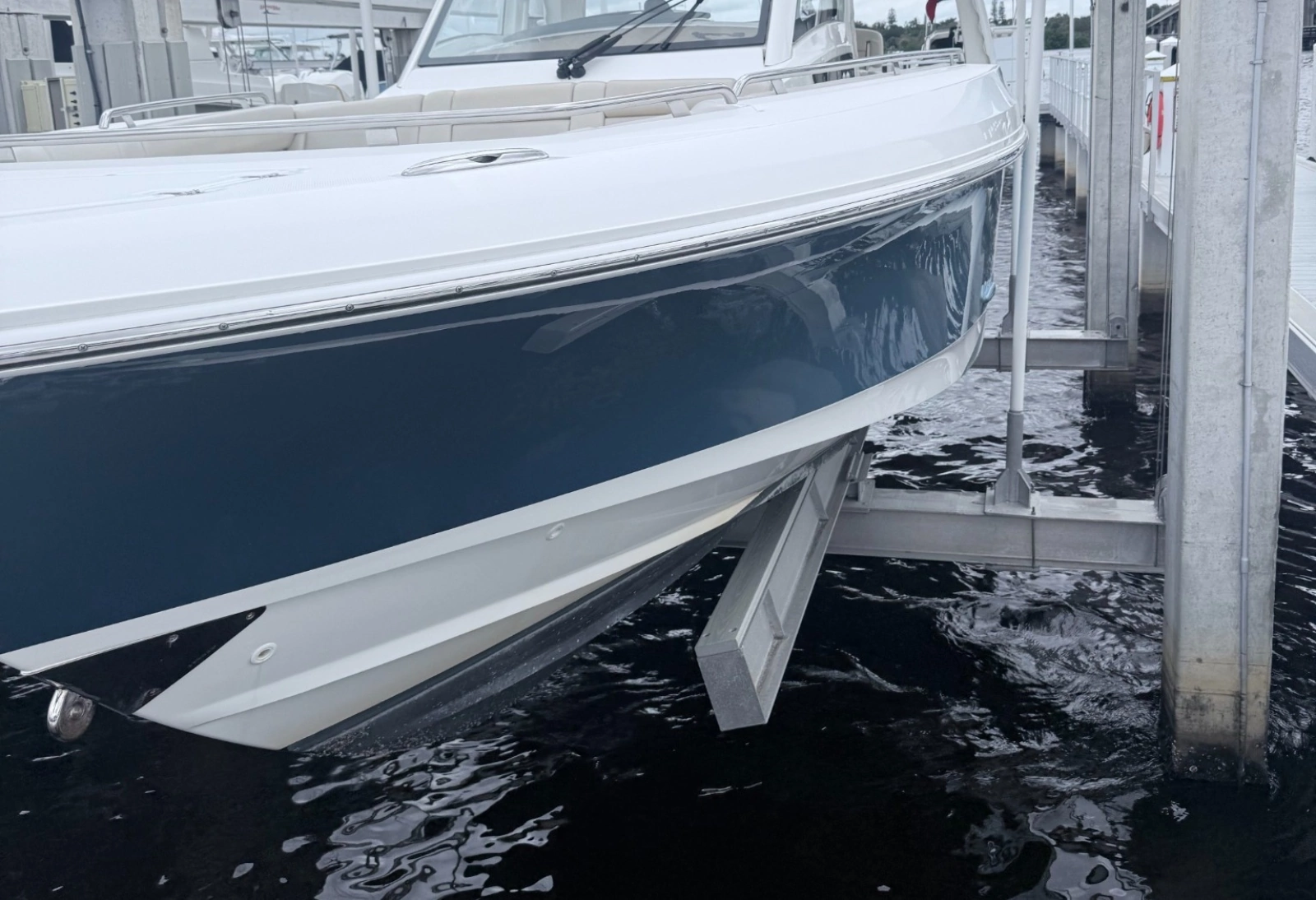 2023 Boston Whaler 350 Realm