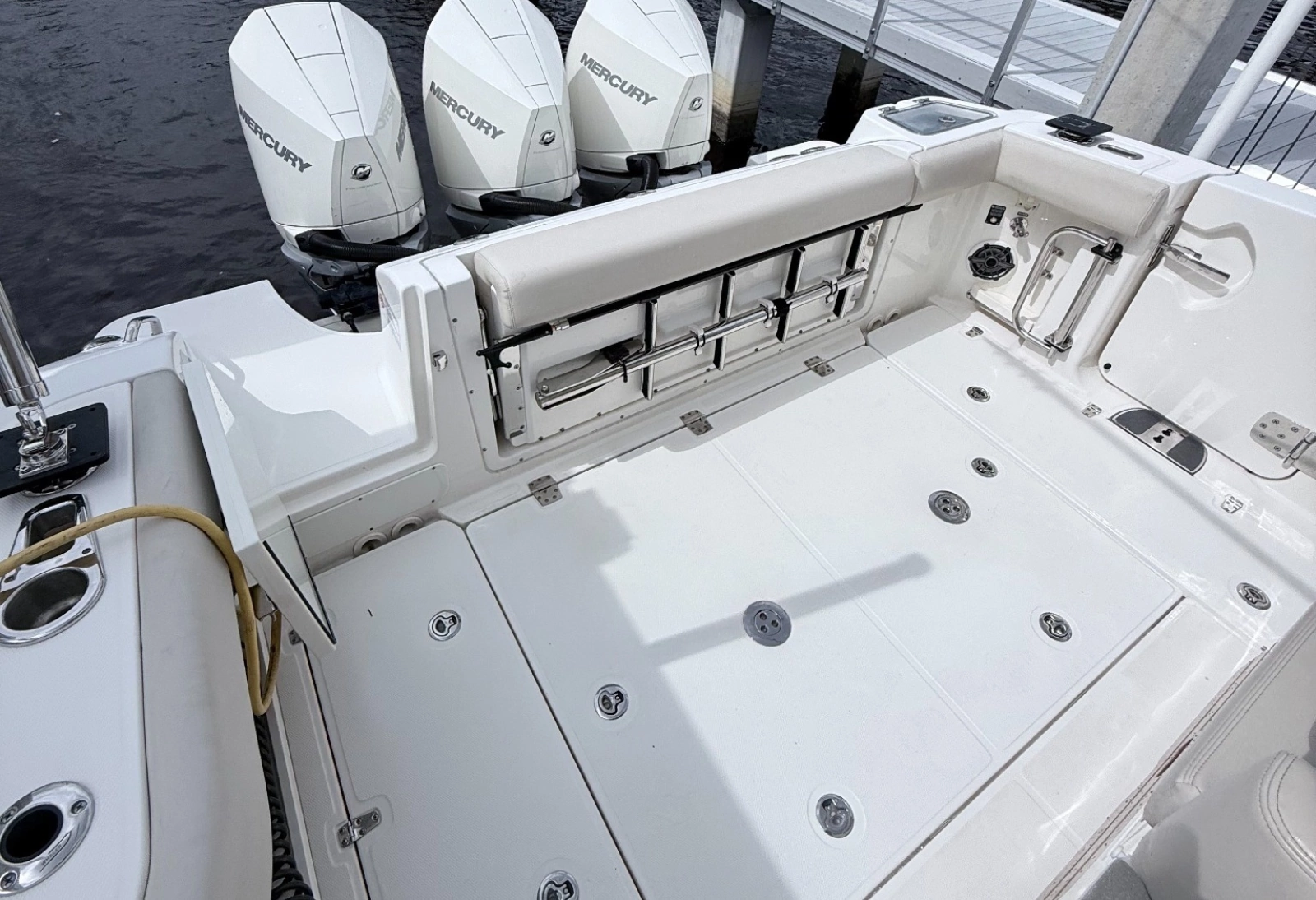 2023 Boston Whaler 350 Realm