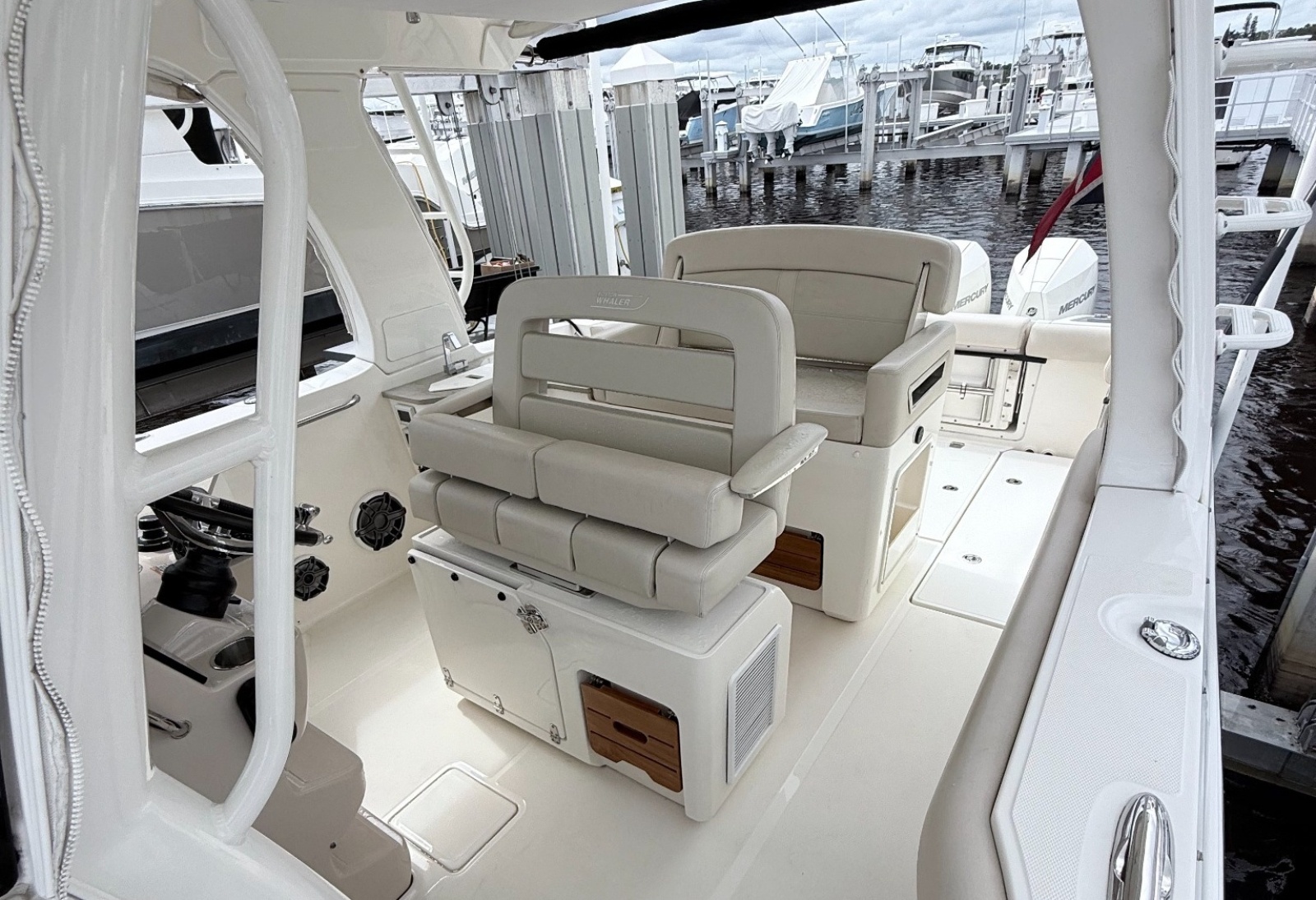 2023 Boston Whaler 350 Realm — T/T Figaro
