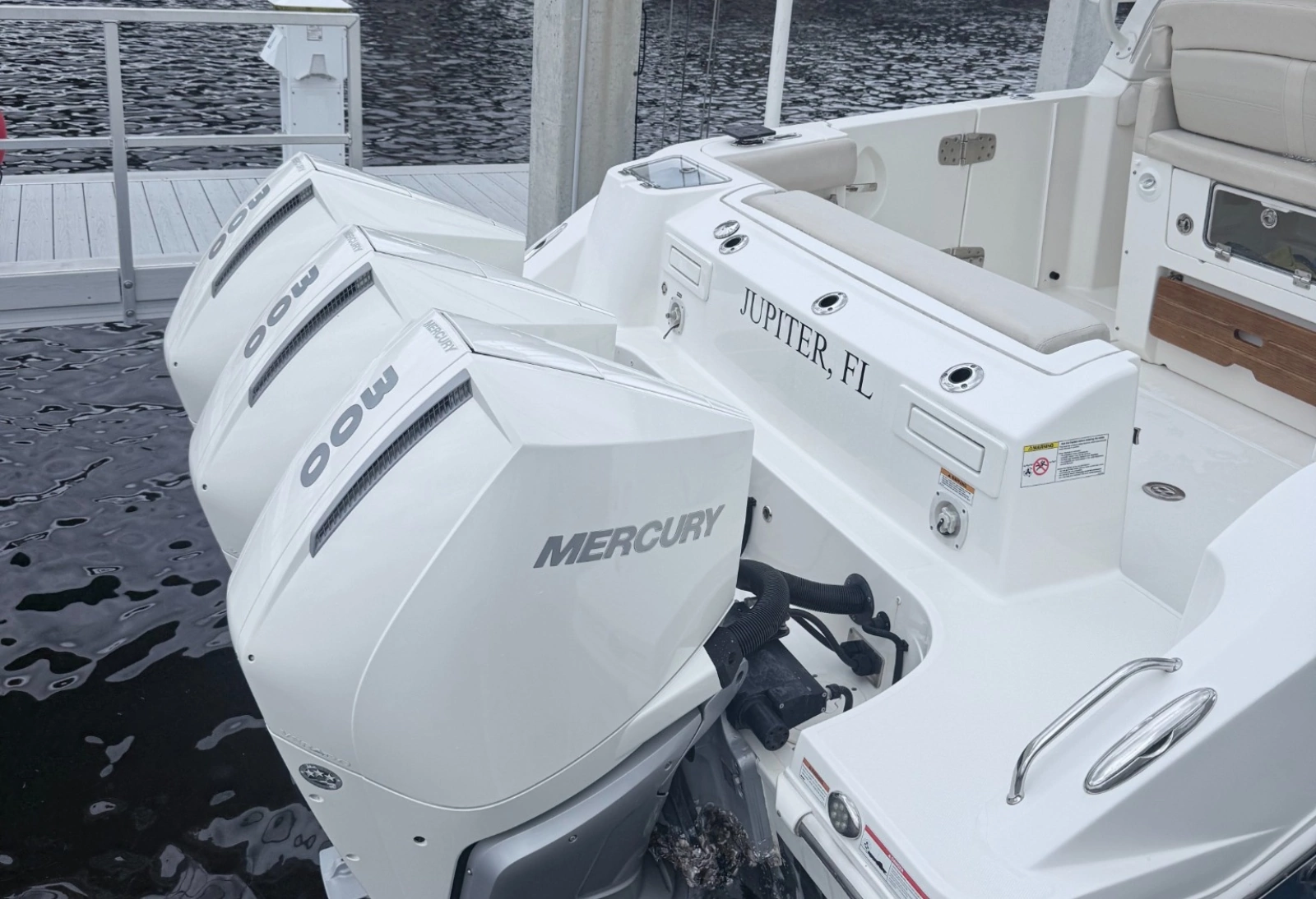 2023 Boston Whaler 350 Realm