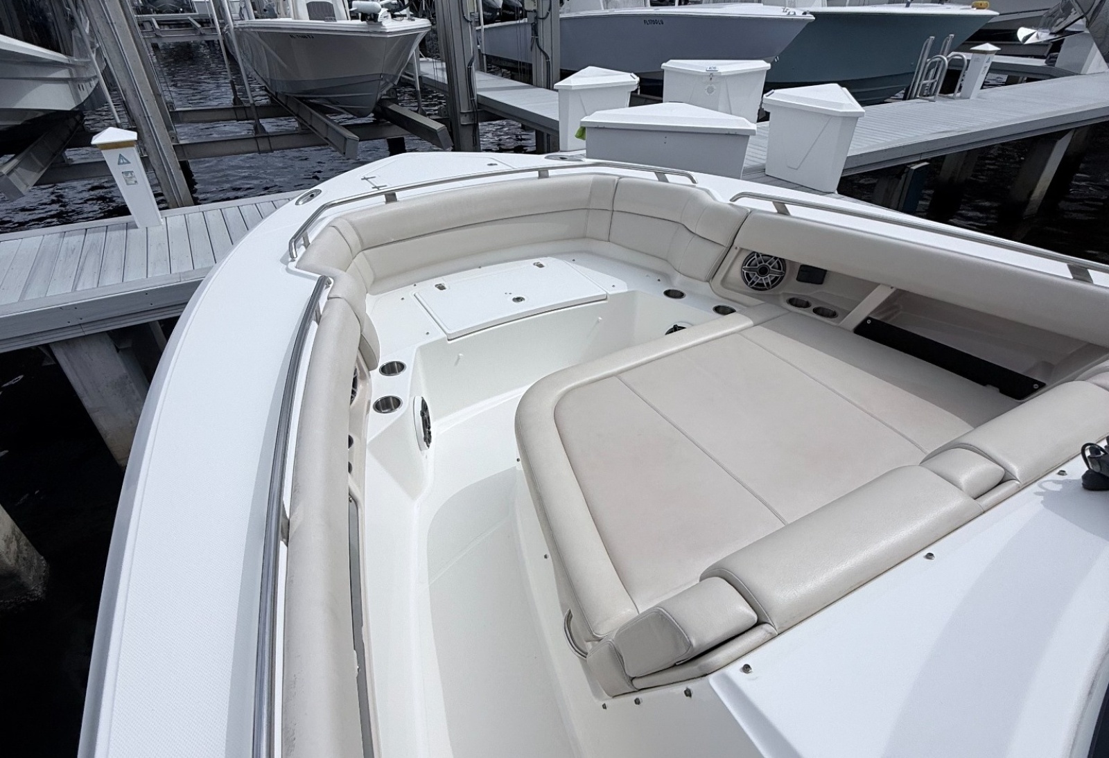 2023 Boston Whaler 350 Realm — T/T Figaro
