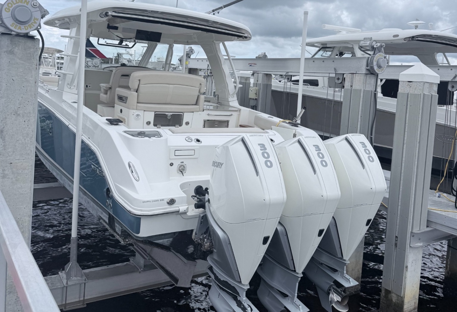 2023 Boston Whaler 350 Realm — T/T Figaro