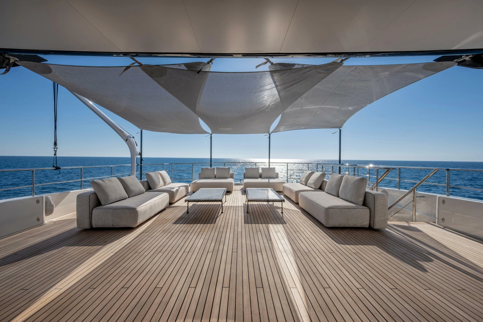 Sundeck Seating With Shade