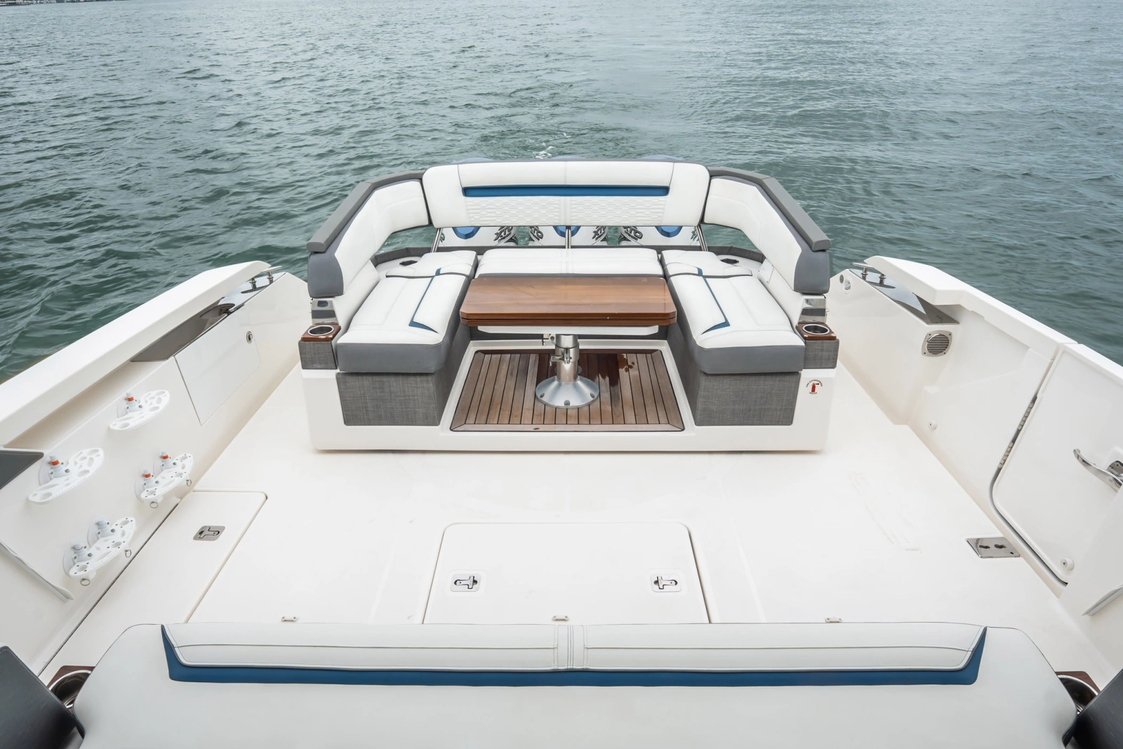 2021 Tiara Sport 43 LS