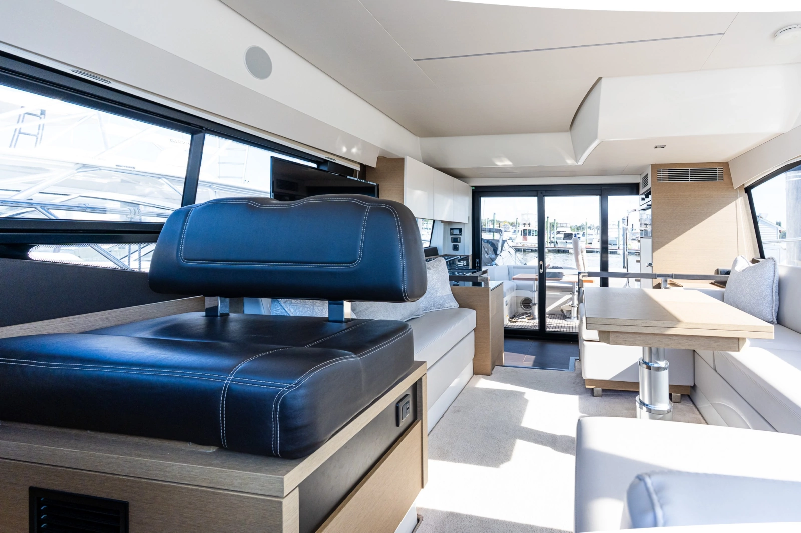 2022 Prestige 460