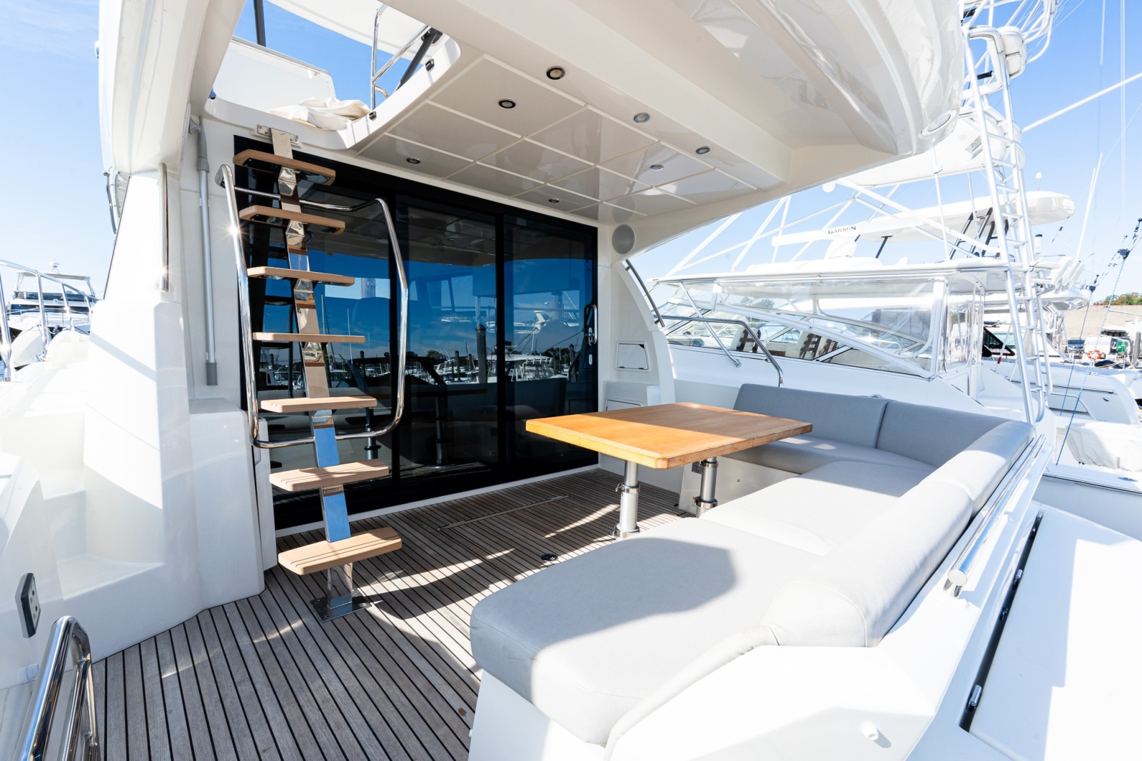 2022 Prestige 460
