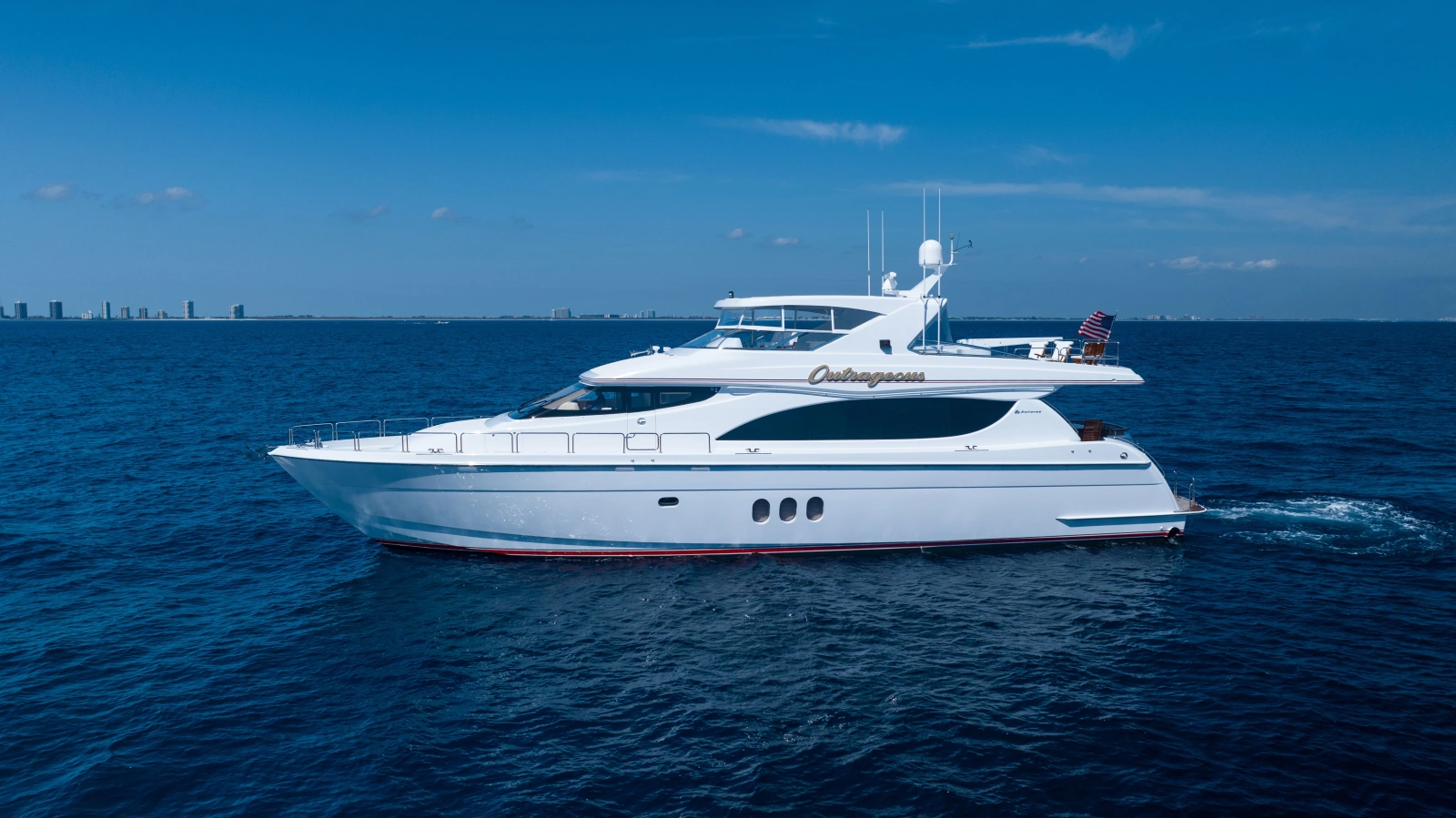2005 Hatteras 80 Motor Yacht