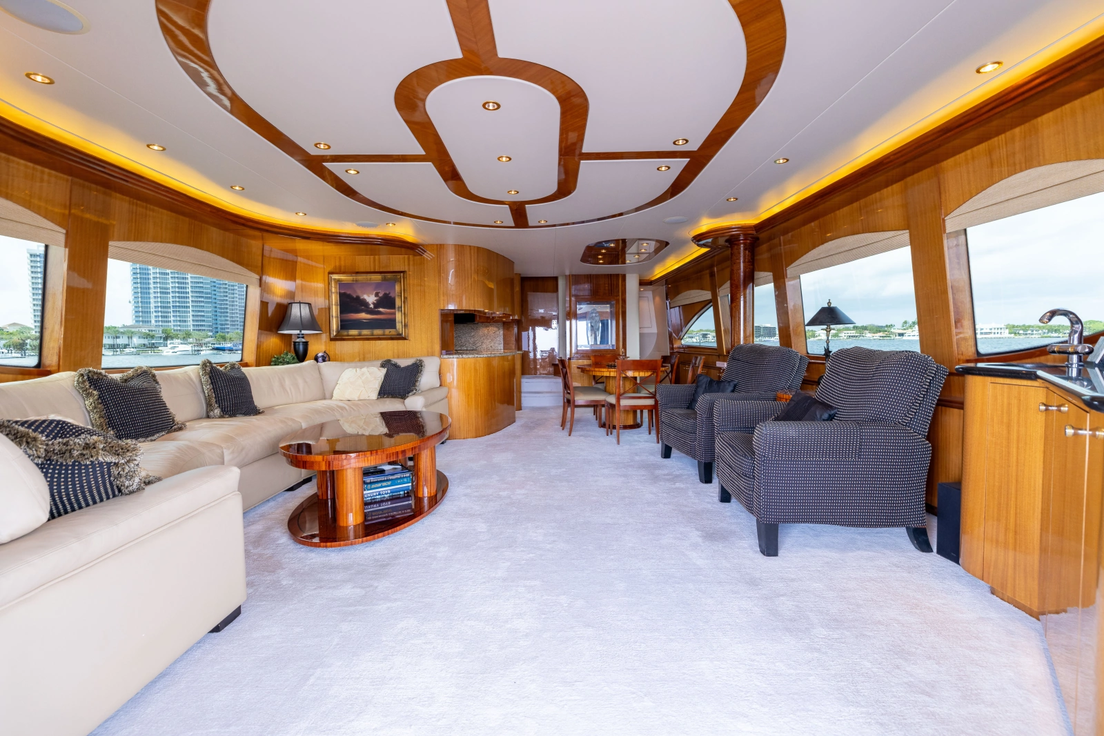 2005 Hatteras 80 Motor Yacht