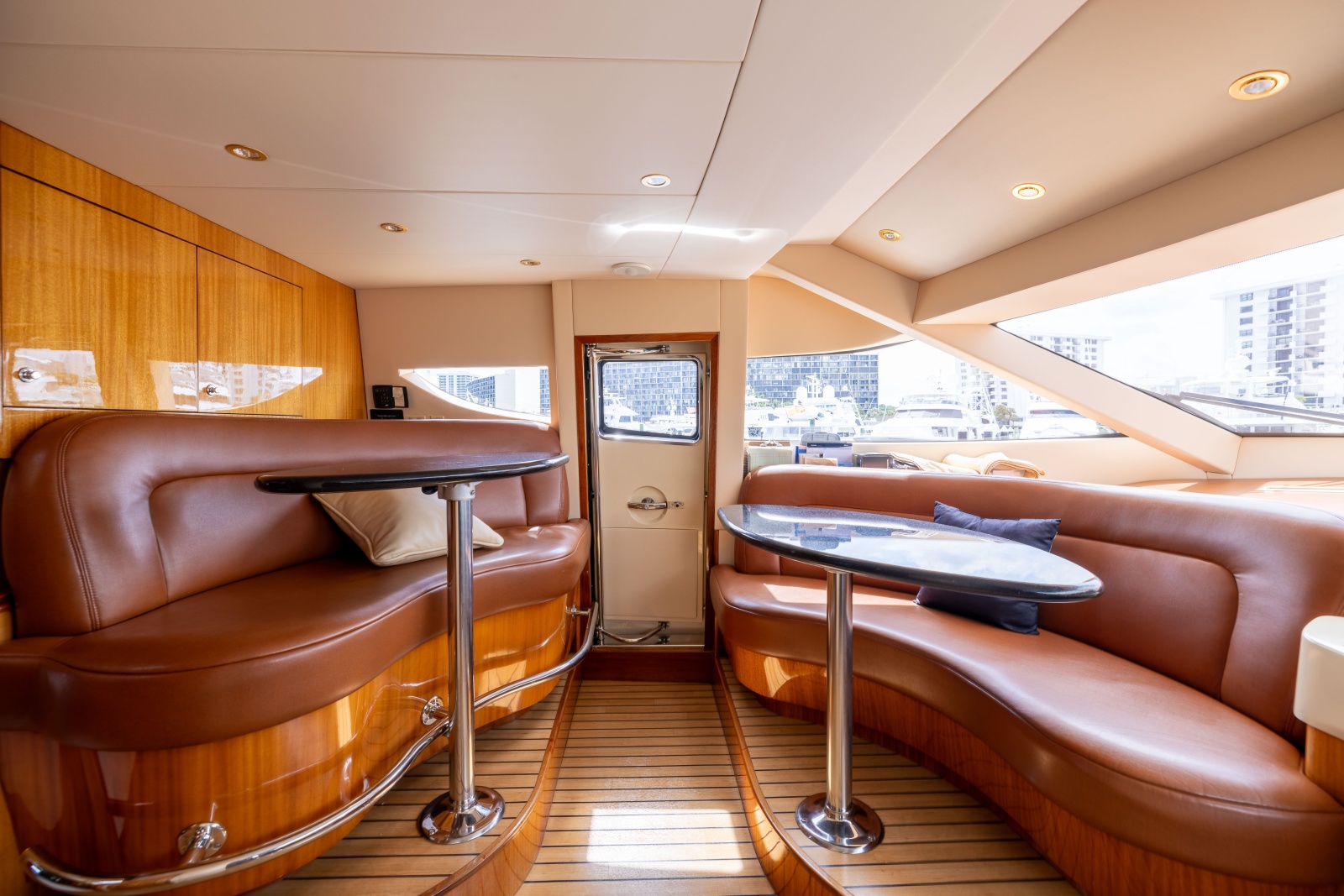 2005 Hatteras 80 Motor Yacht