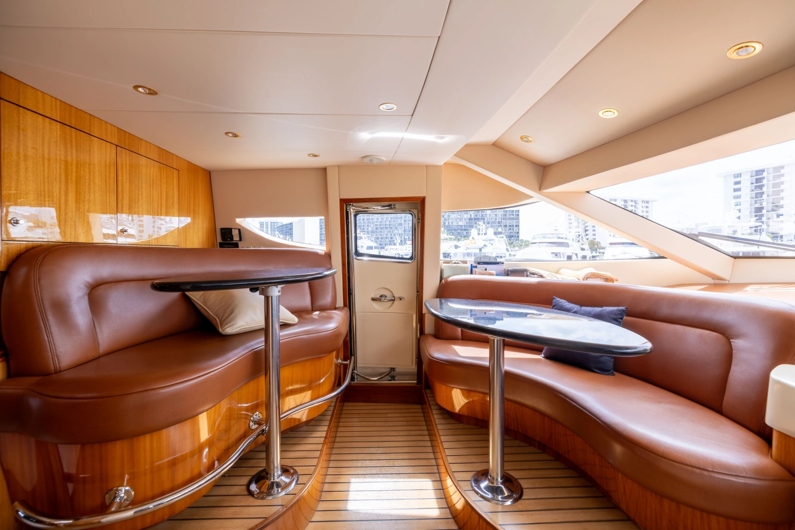 2005 Hatteras 80 Motor Yacht