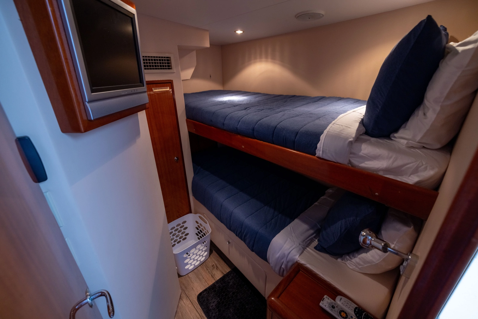 2005 Hatteras 80 Motor Yacht