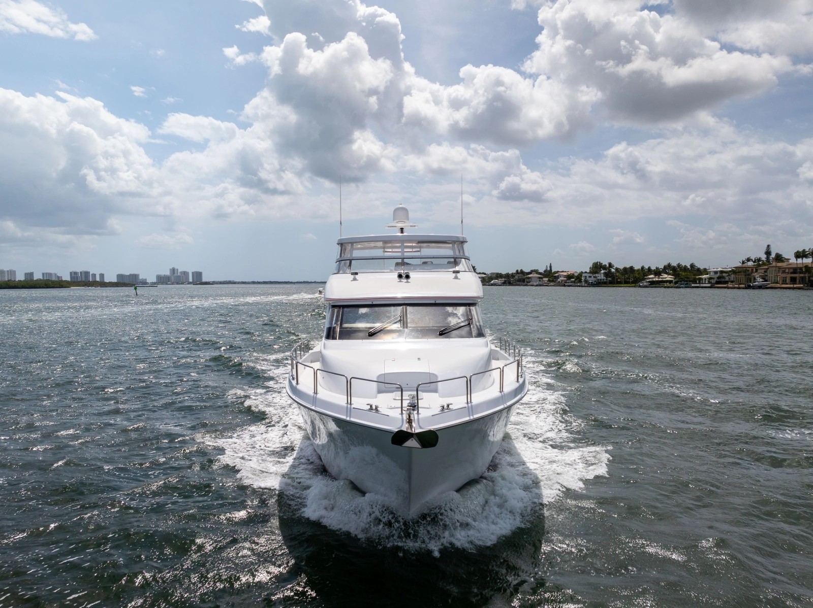 2005 Hatteras 80 Motor Yacht