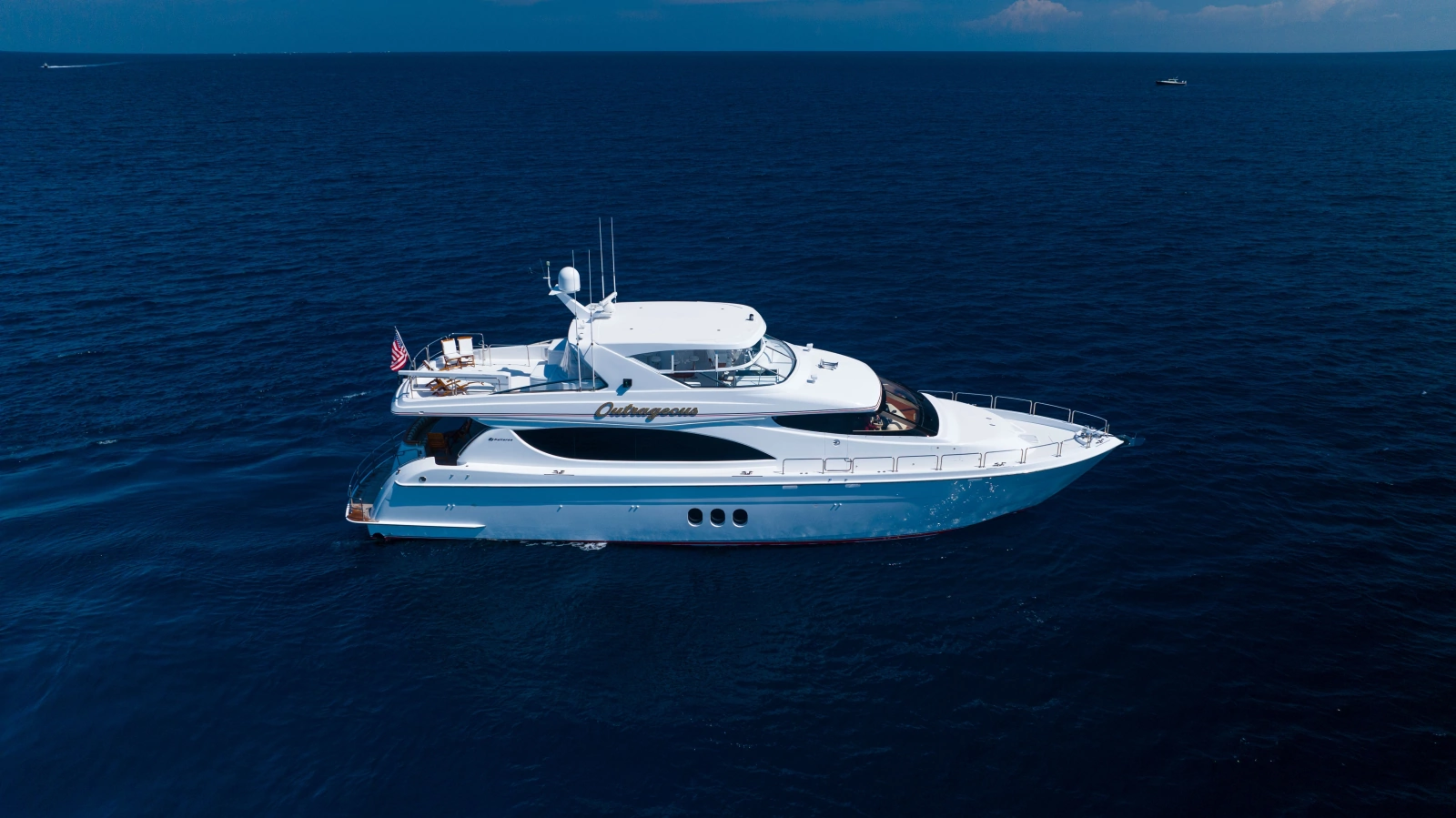 2005 Hatteras 80 Motor Yacht