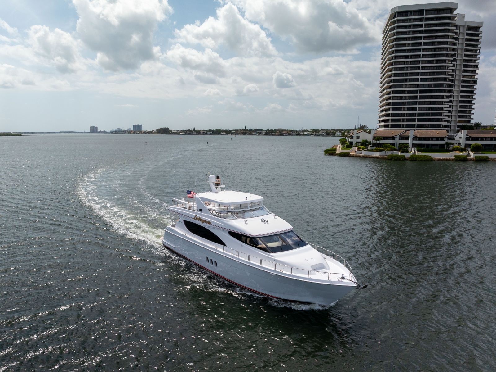 2005 Hatteras 80 Motor Yacht