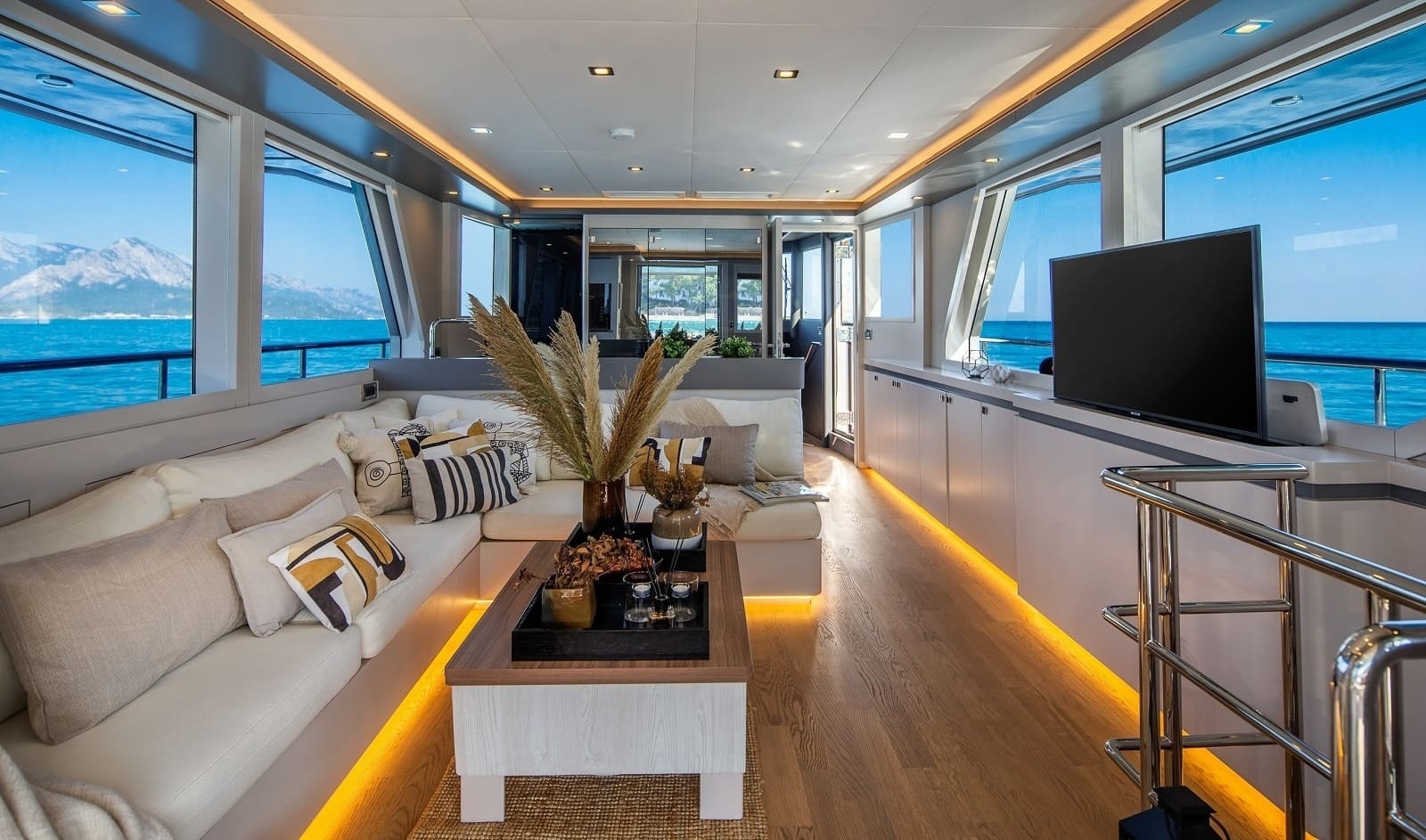 2019 Bering Steel Expedition Yacht