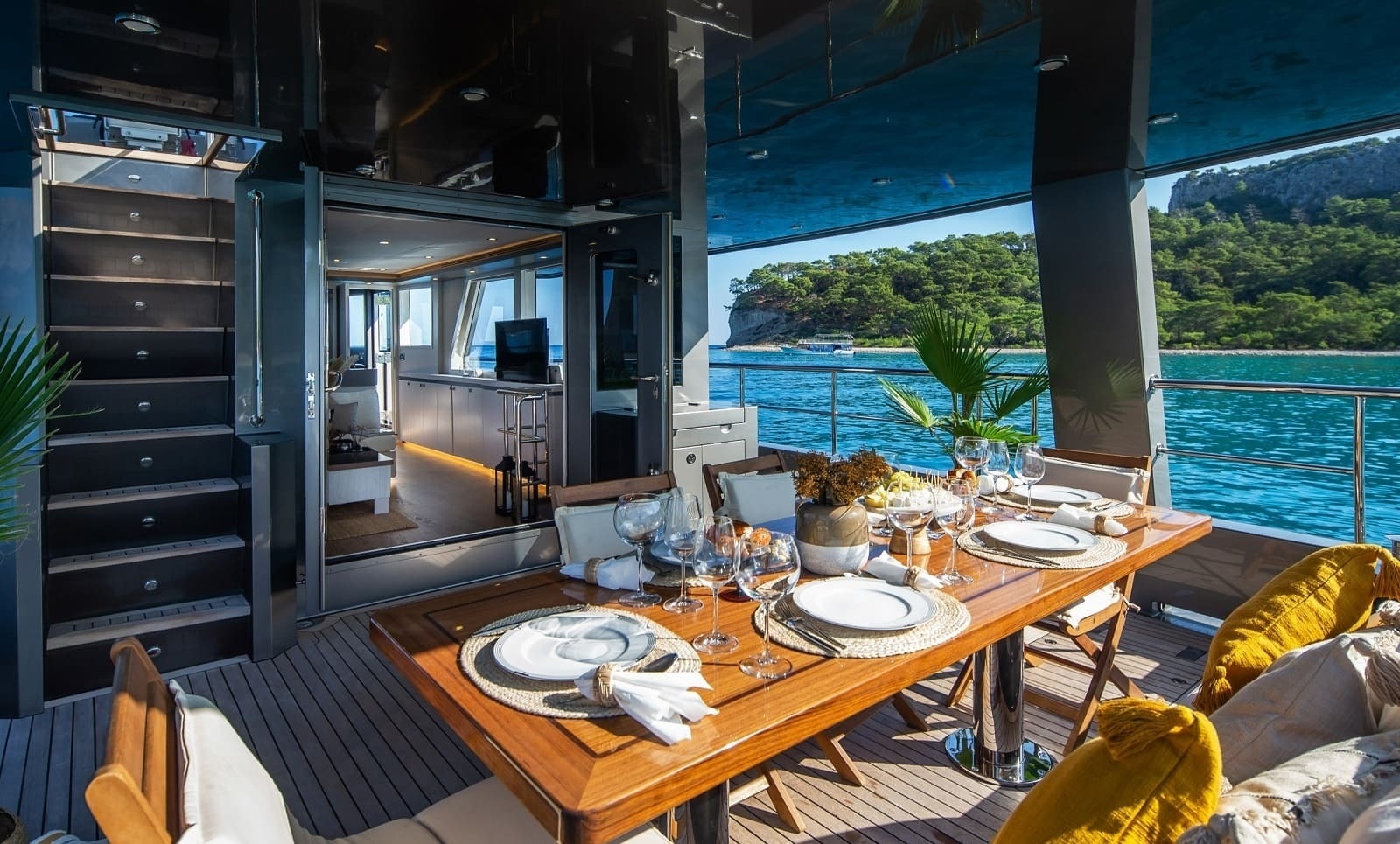2019 Bering Steel Expedition Yacht