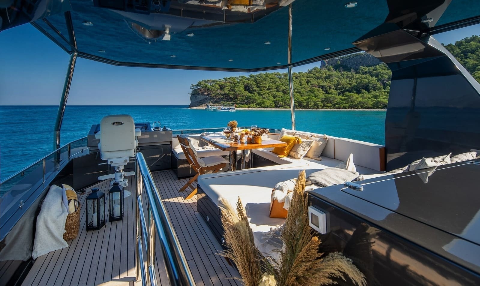 2019 Bering Steel Expedition Yacht
