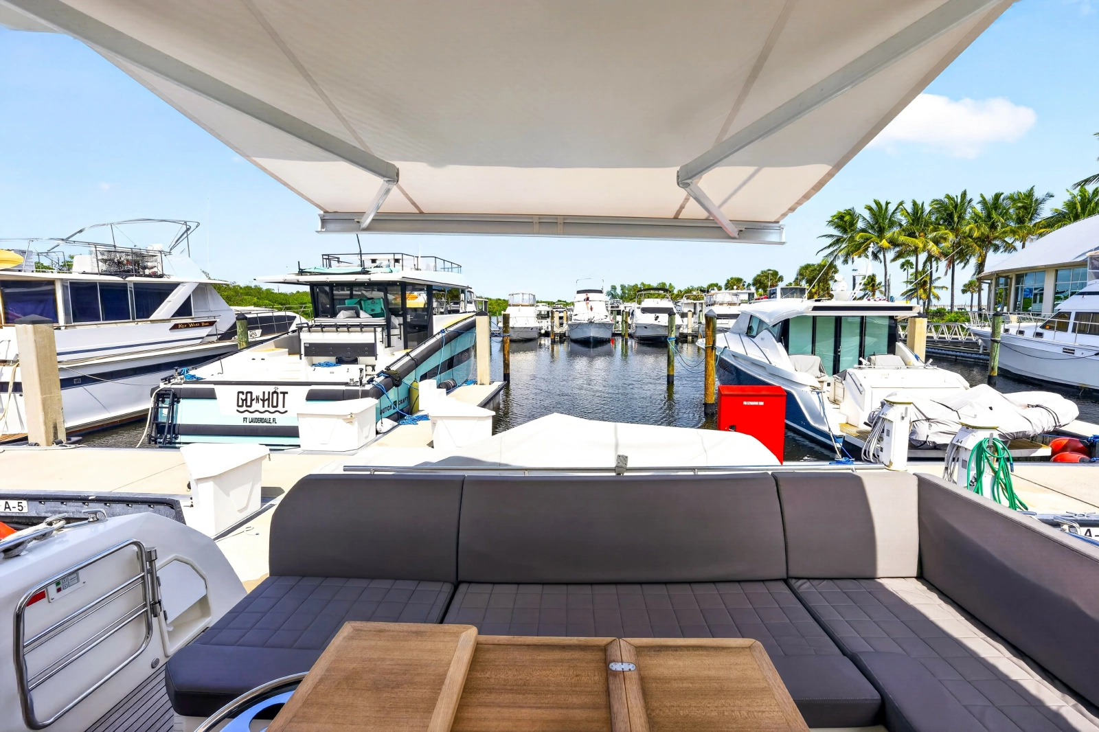 2019 Prestige 520S