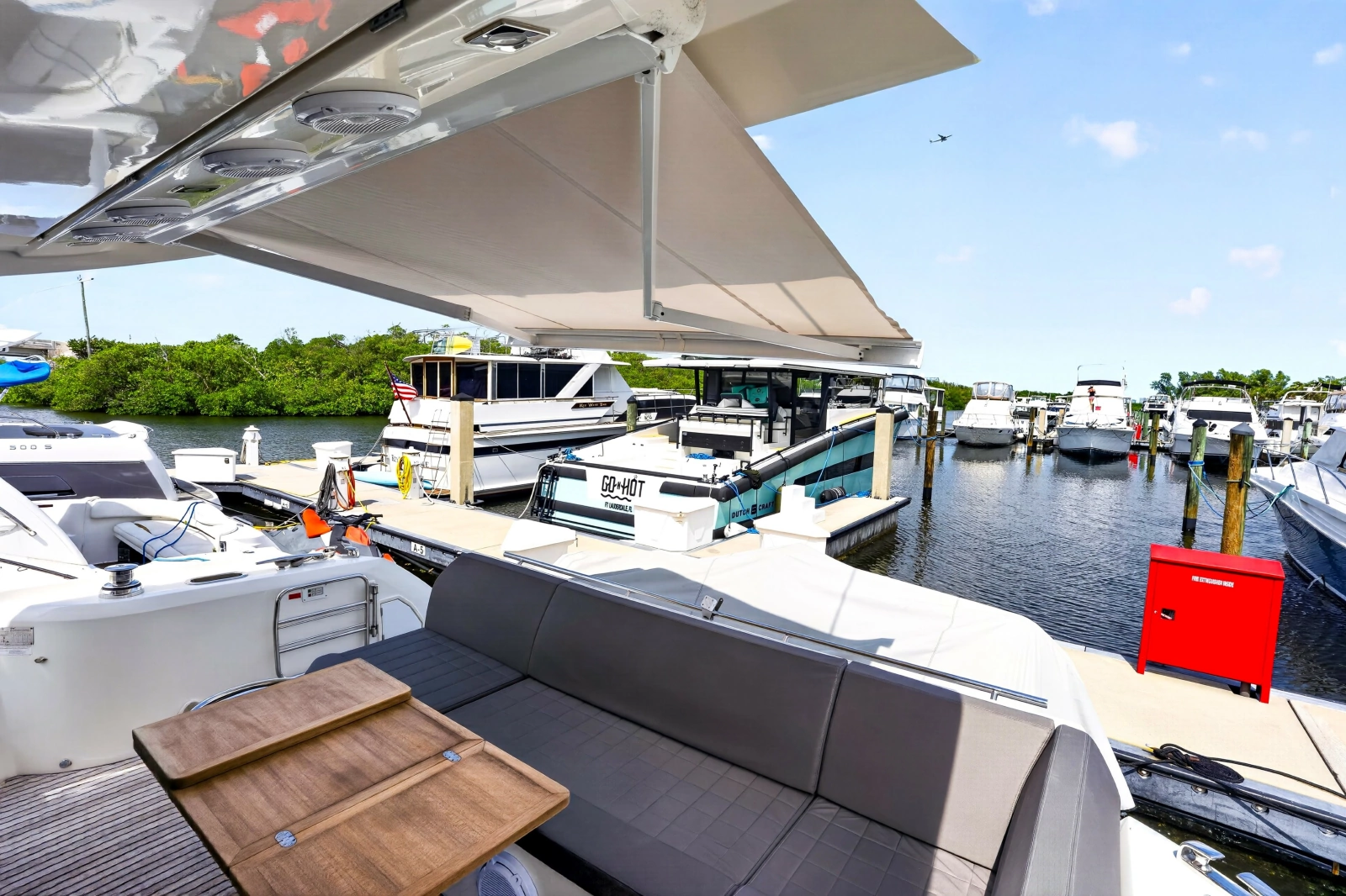2019 Prestige 520S