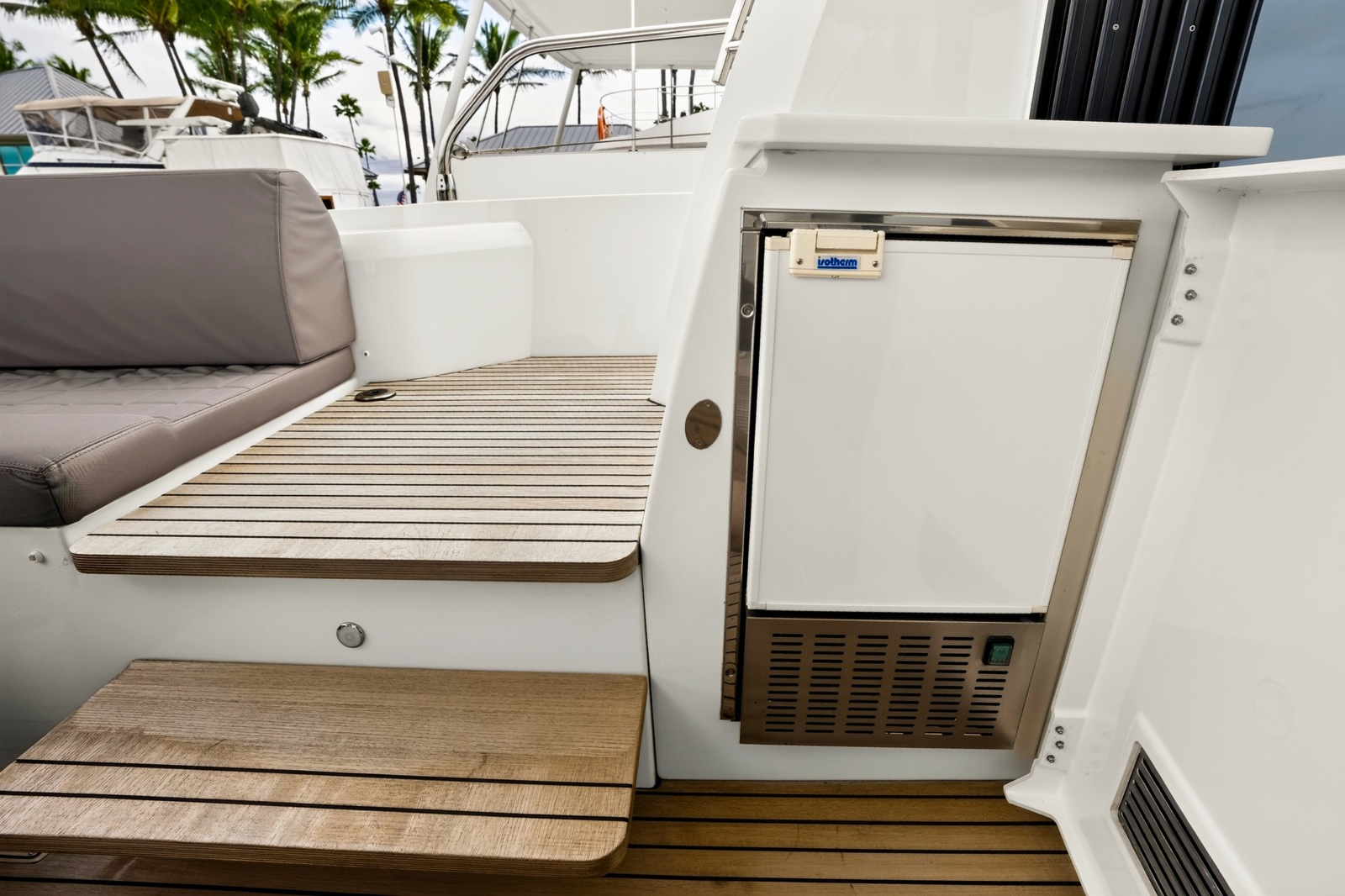 2019 Prestige 520S