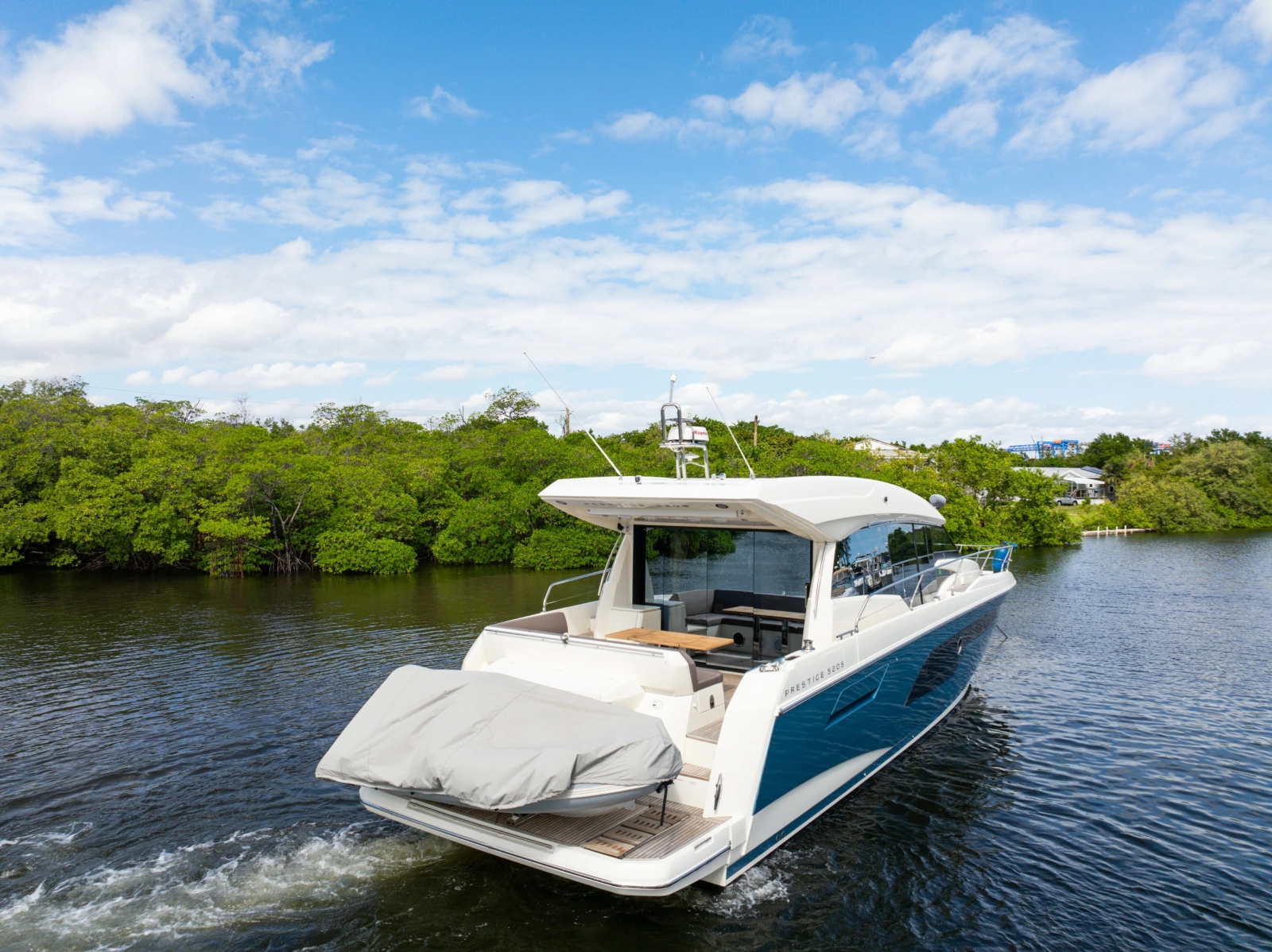 2019 Prestige 520S