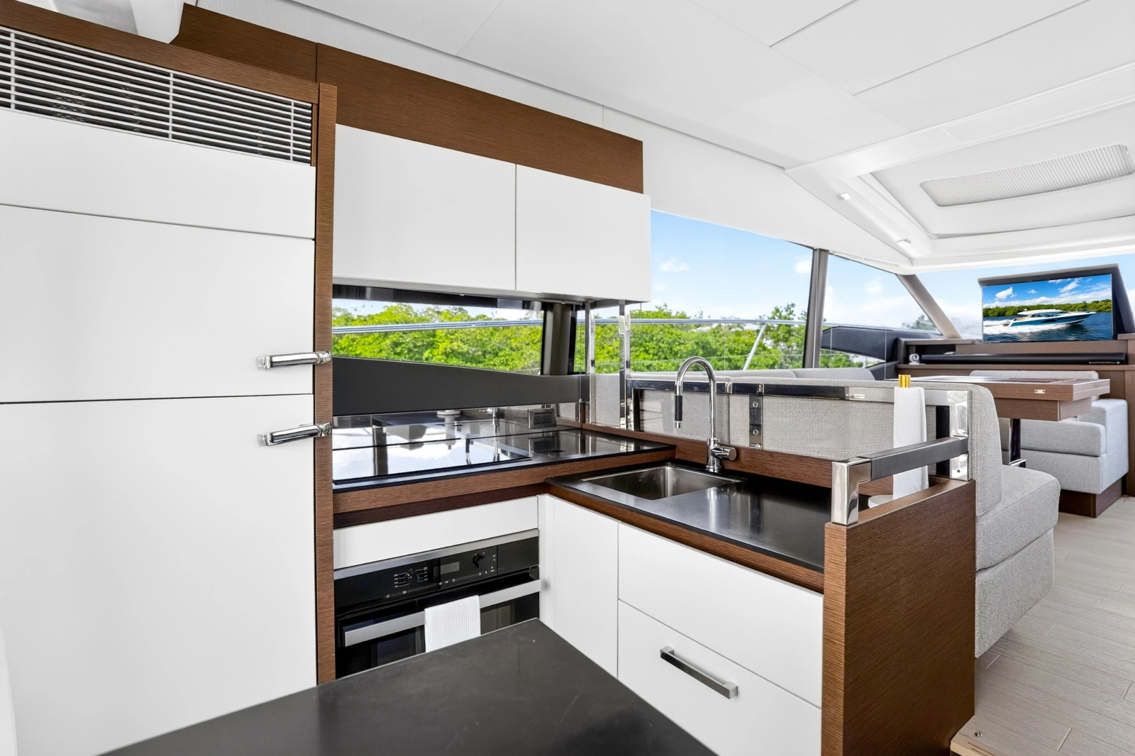 2019 Prestige 520S