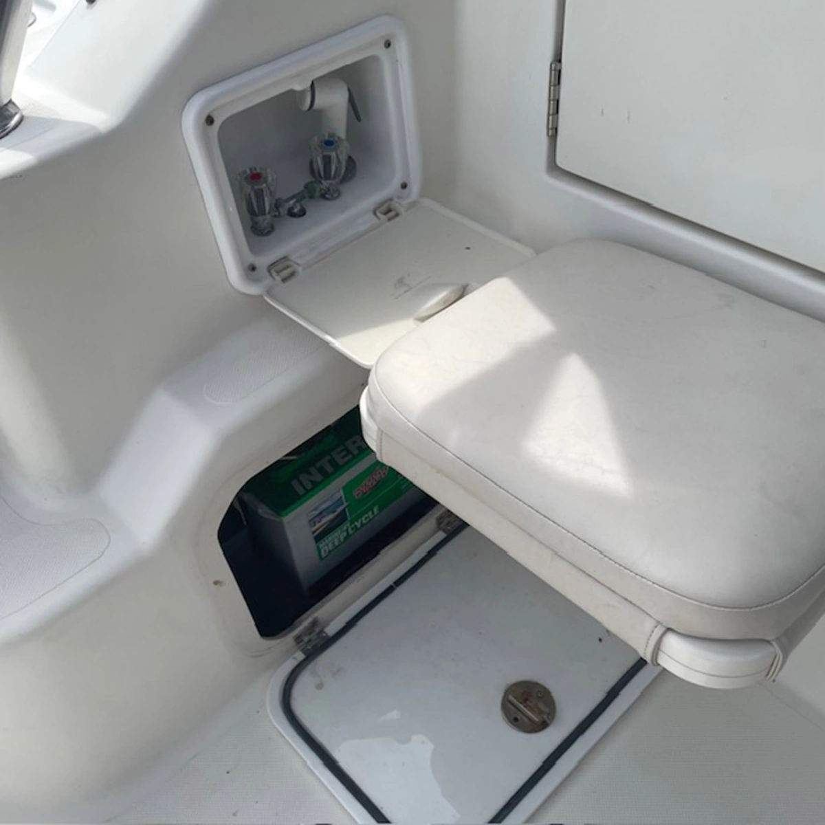 2005 Pursuit 3370 Offshore