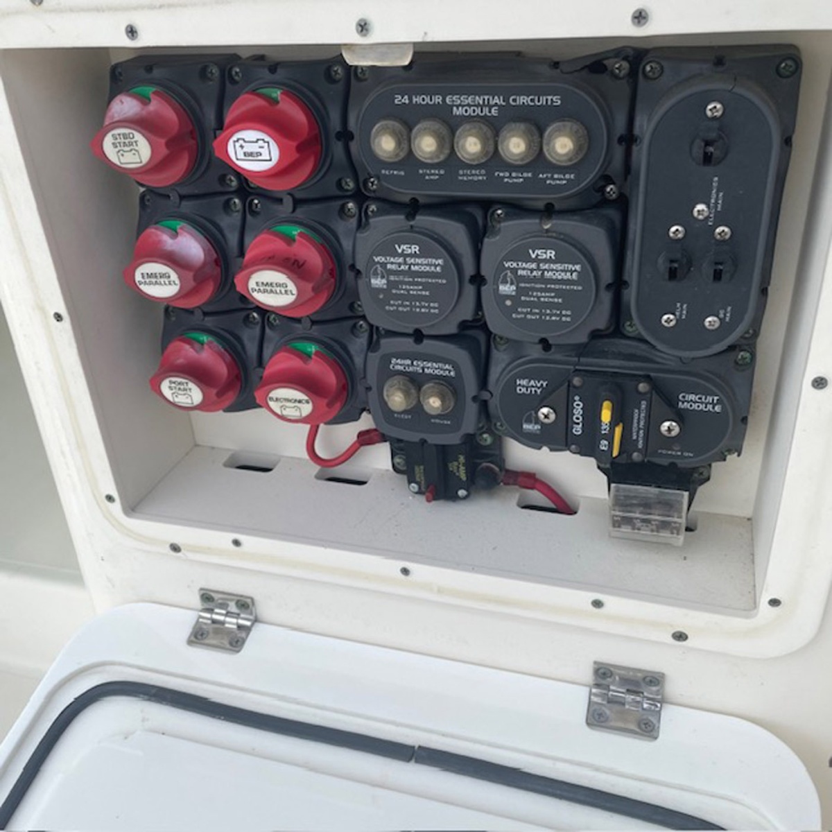 2005 Pursuit 3370 Offshore