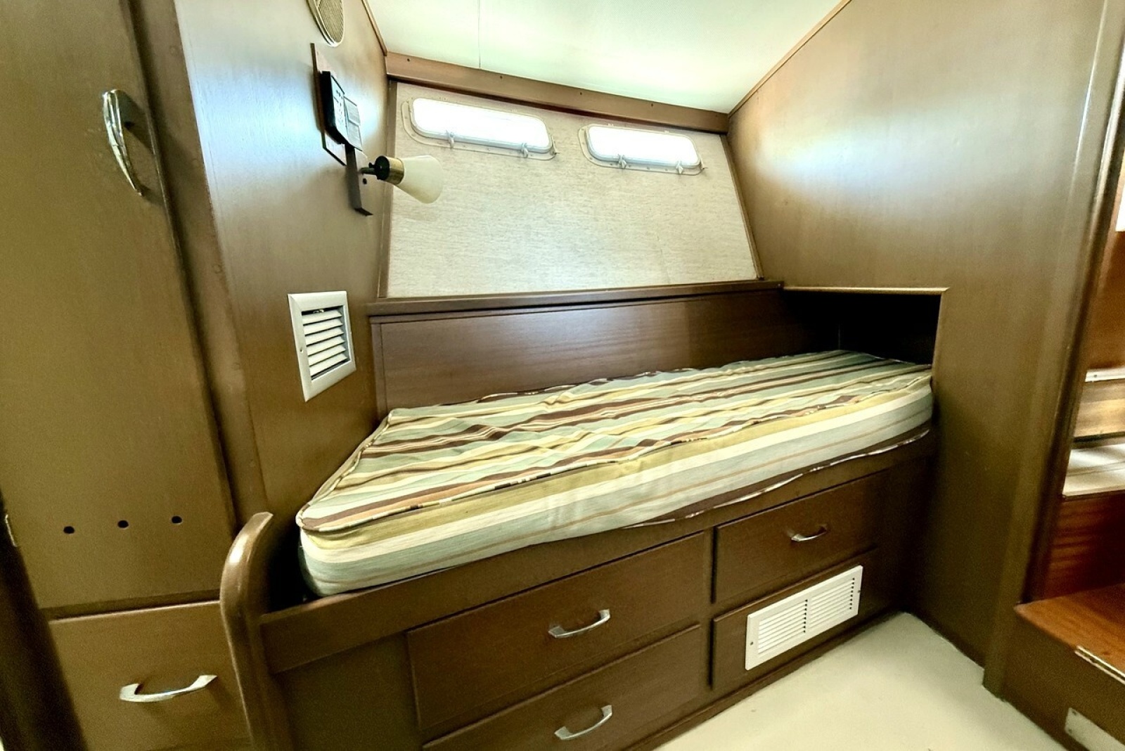 1967 Chris-Craft 47 Commander