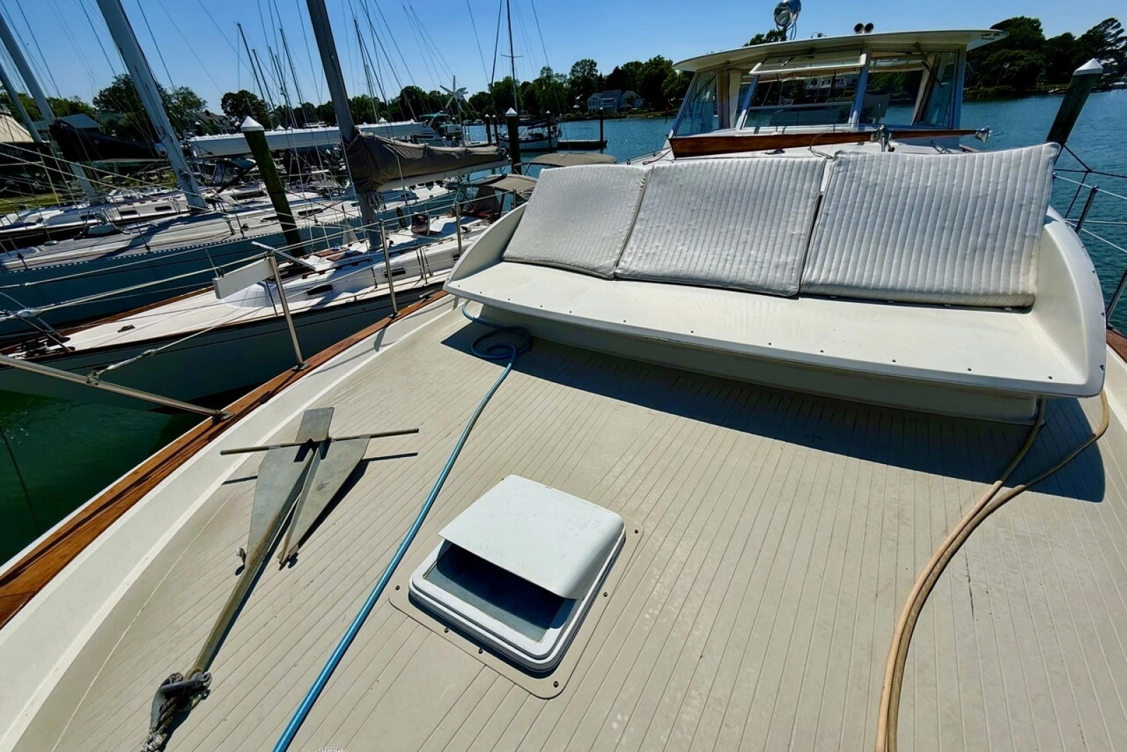 1967 Chris-Craft 47 Commander