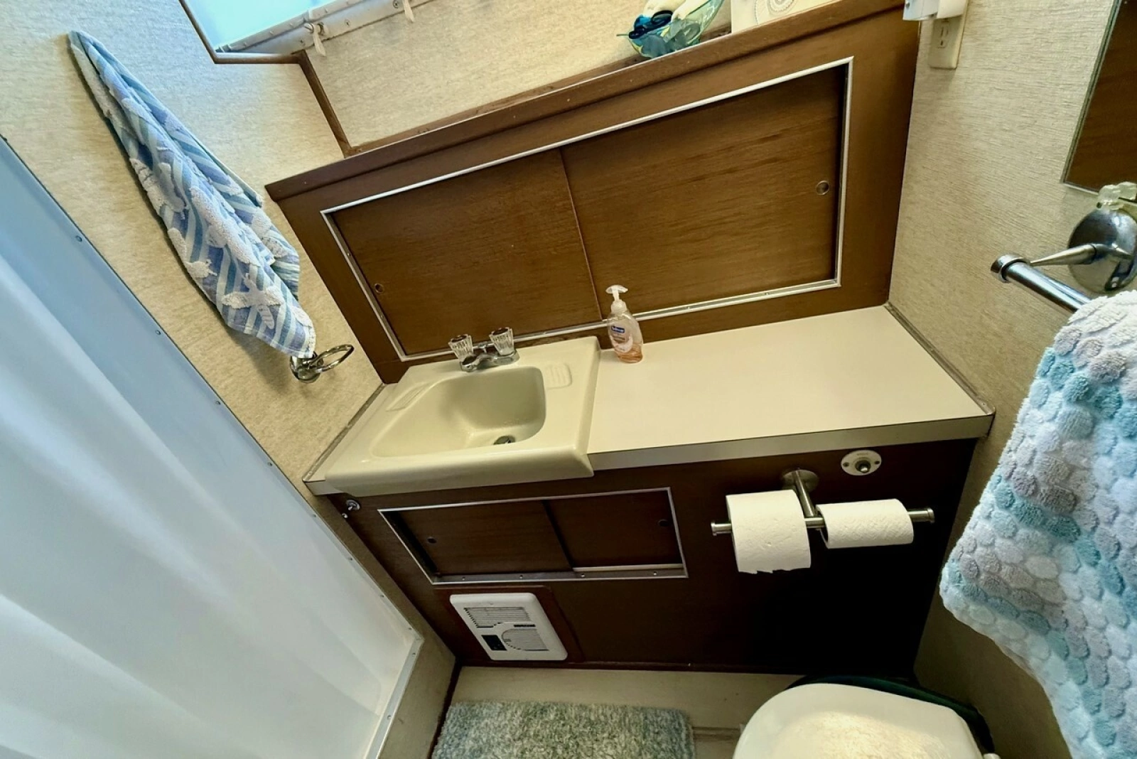 1967 Chris-Craft 47 Commander