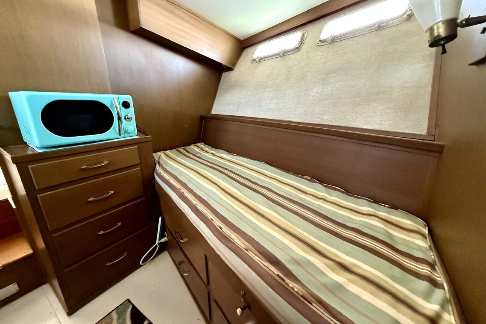 1967 Chris-Craft 47 Commander