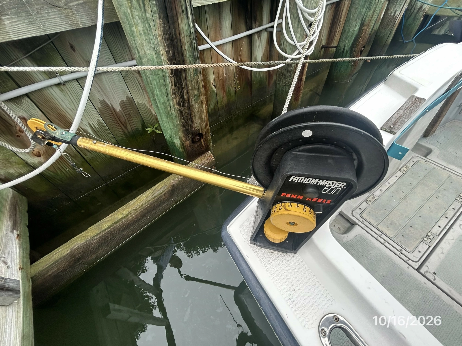 26' Shamrock starboard down rigger