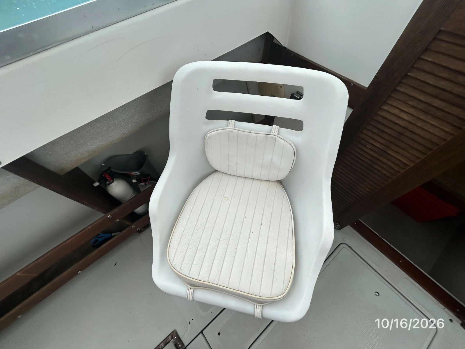 26' Shamrock mate seat