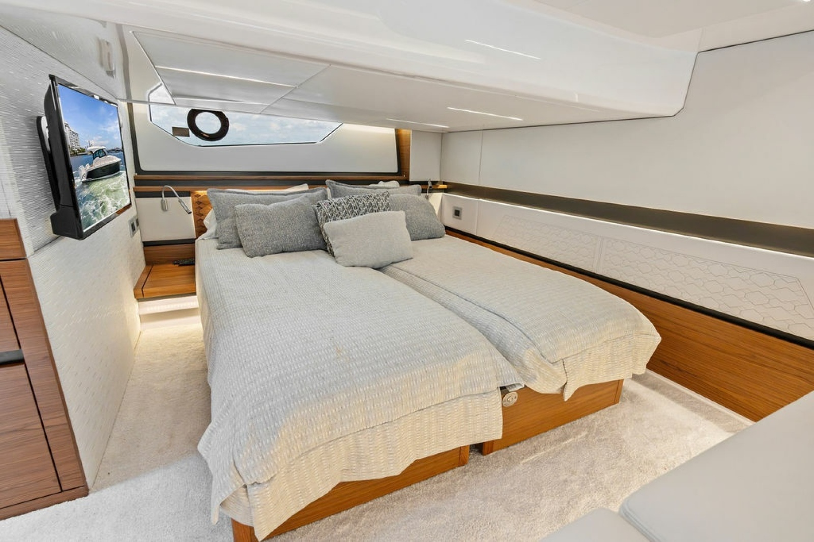2024 Tiara Yachts 48 LE