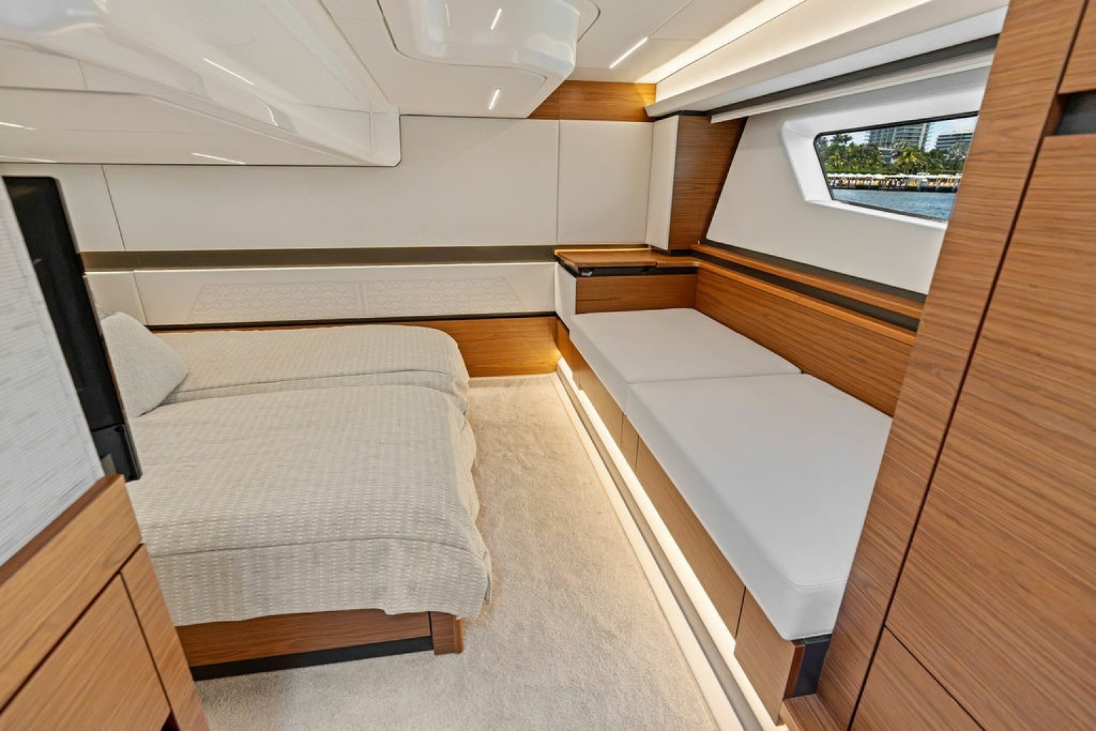 2024 Tiara Yachts 48 LE