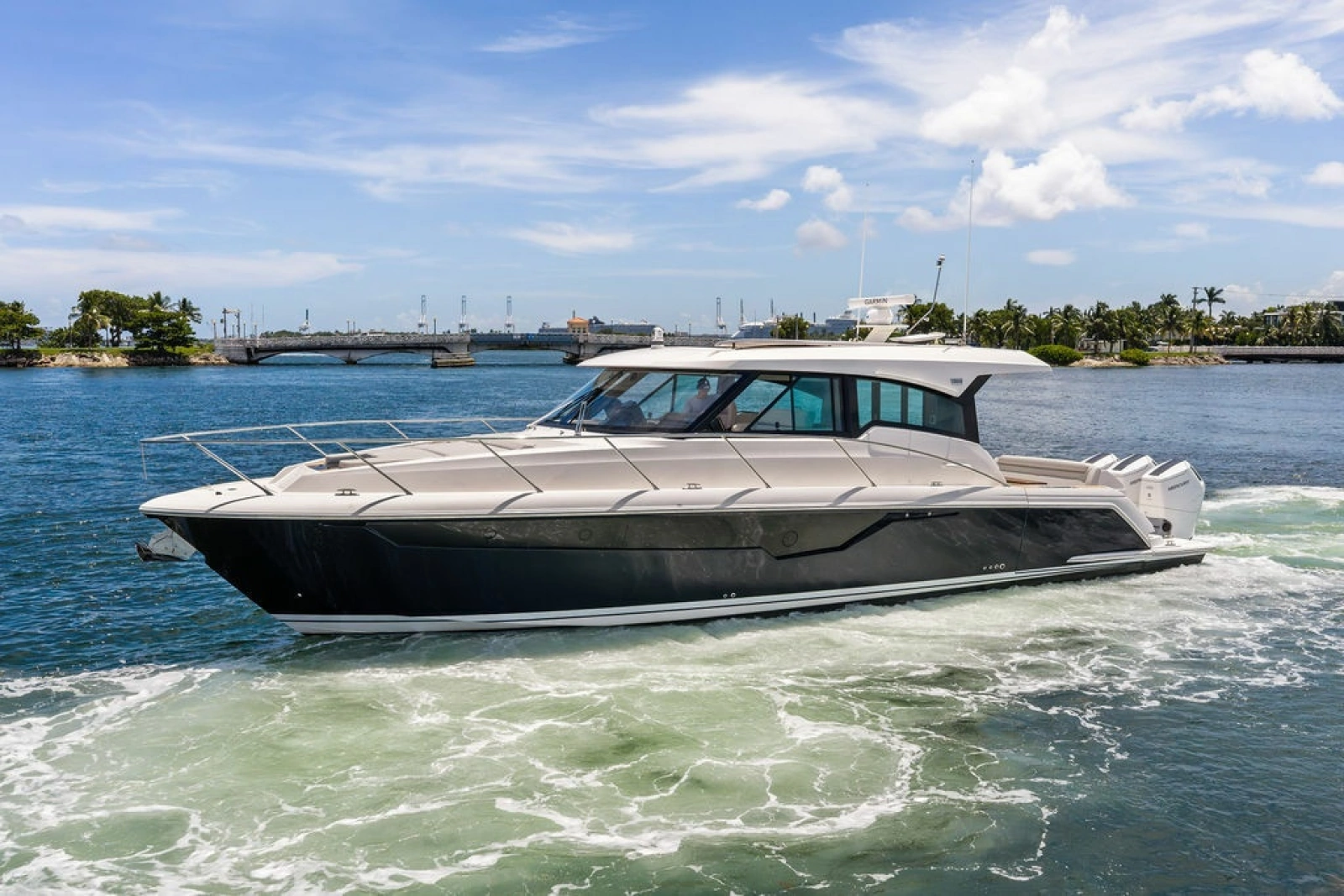 2024 Tiara Yachts 48 LE