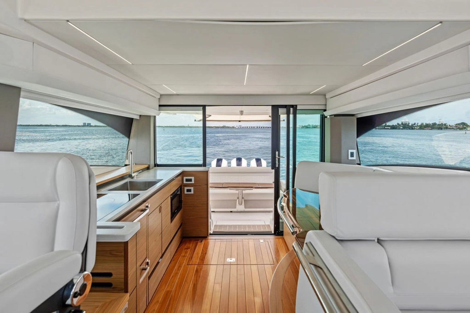 2024 Tiara Yachts 48 LE