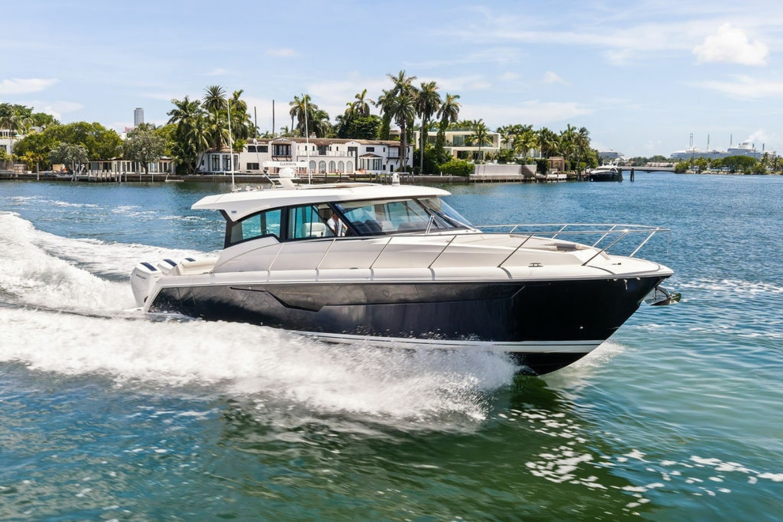 2024 Tiara Yachts 48 LE
