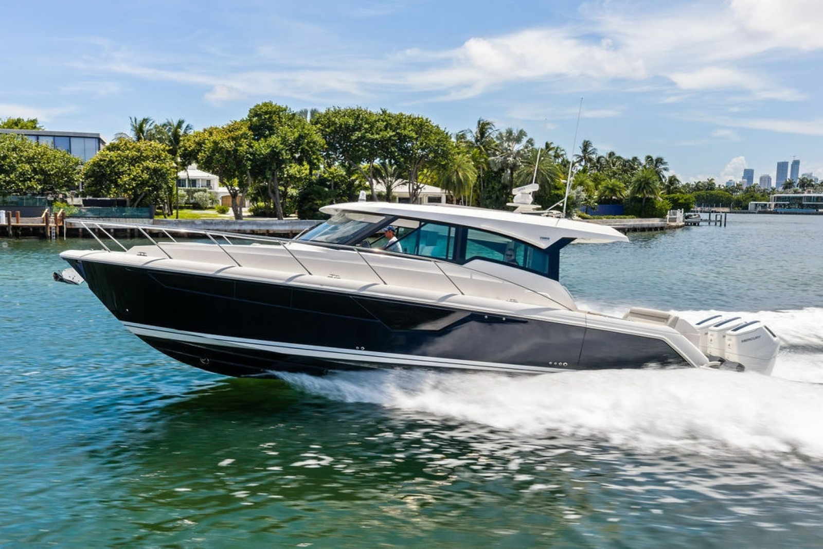 2024 Tiara Yachts 48 LE