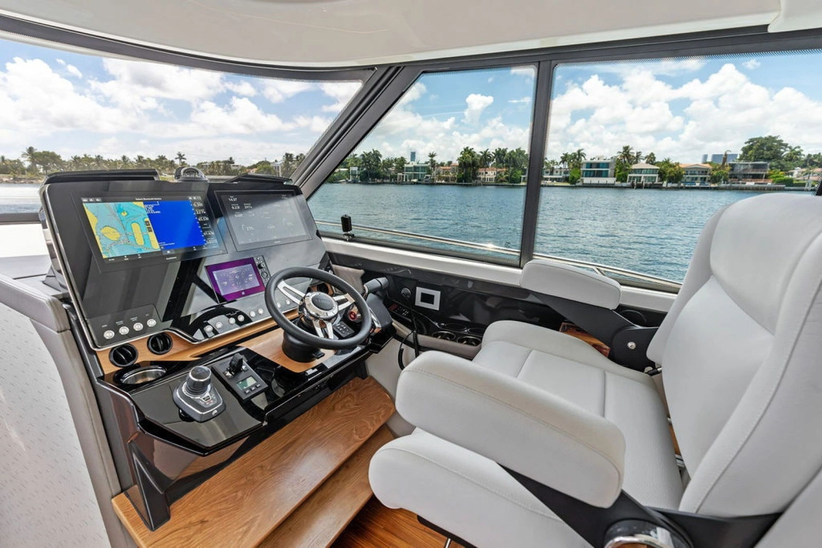 2024 Tiara Yachts 48 LE
