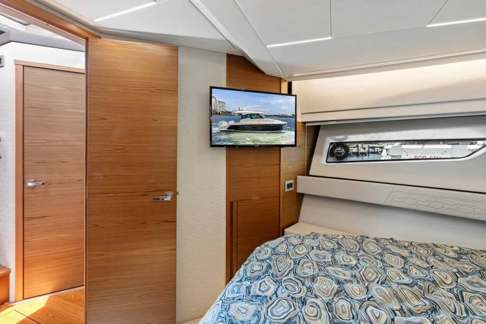2024 Tiara Yachts 48 LE