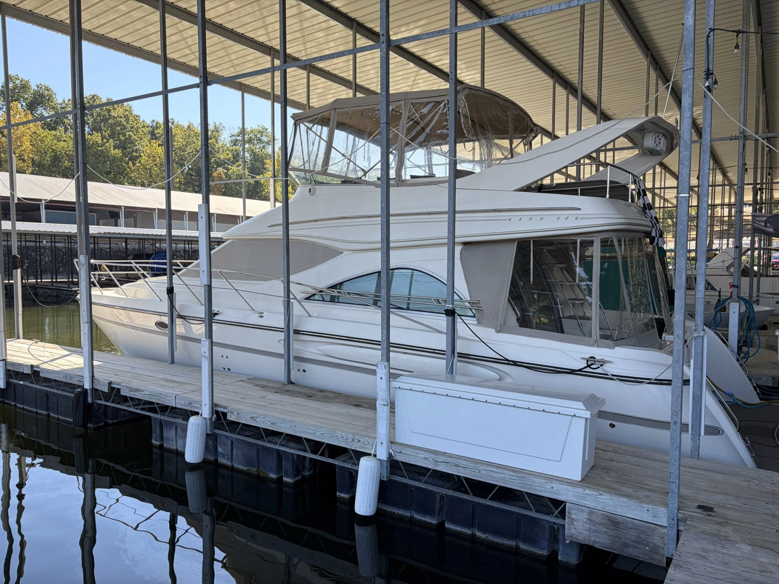 1998 Maxum 4600 SCB
