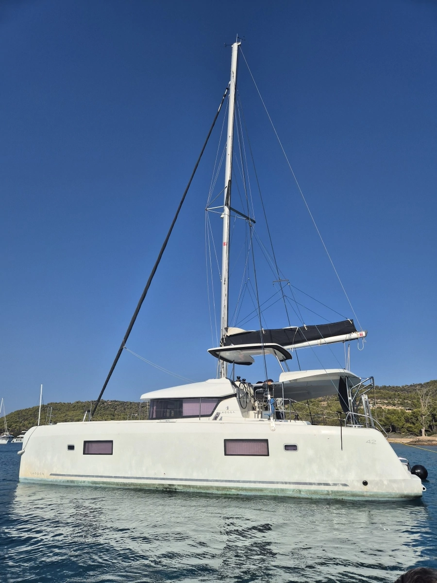 2020 Lagoon 42