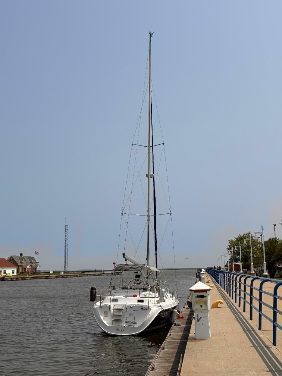 2006 Hunter sloop